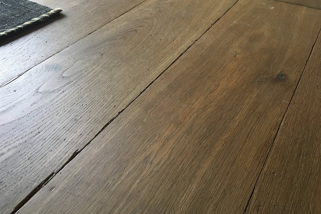 Detalli parquet roure envellit acabat oli natural