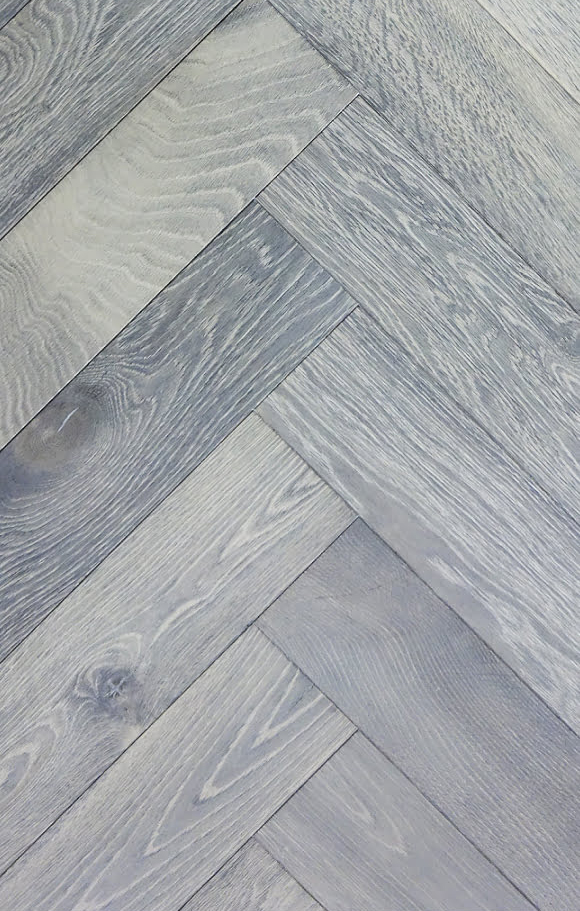 Instalación de parquet en espiga en Barcelona.